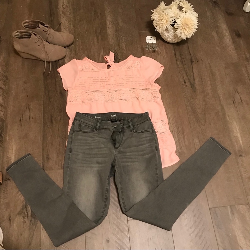 Super soft light pink blouse. Good condition!
